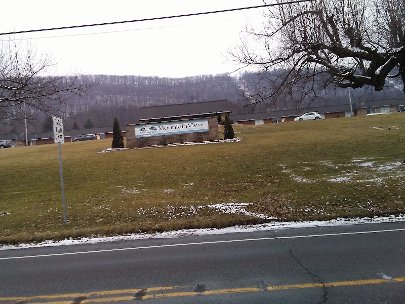 MOUNTAIN VIEW REHABILITATION AND SENIOR LIVING CTR nursing home in COAL TOWNSHIP, PA - Photo 3 of 5
