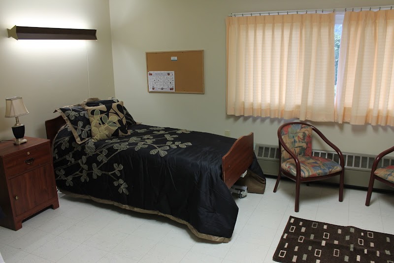 BEAVER HEALTHCARE AND REHABILITATION CENTER nursing home in ALIQUIPPA, PA - Photo 3 of 5