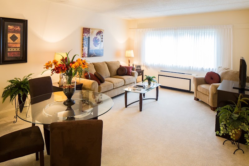 CORNWALL MANOR nursing home in CORNWALL, PA - Photo 3 of 10