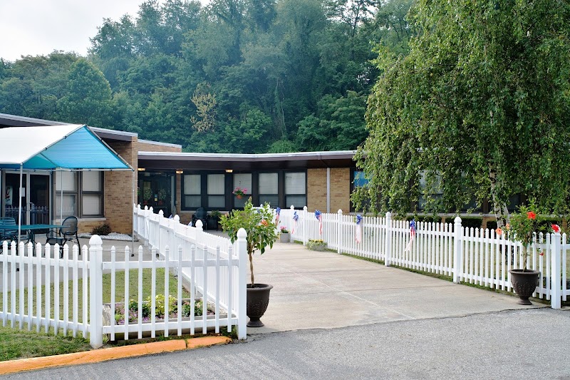 LAUREL RIDGE CENTER nursing home in UNIONTOWN, PA - Photo 2 of 5