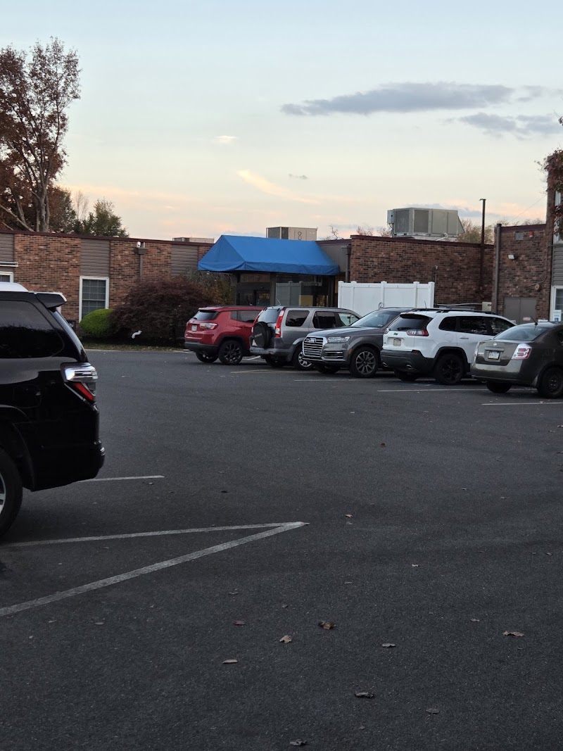 SILVER LAKE HEALTHCARE CENTER nursing home in BRISTOL, PA - Photo 2 of 4