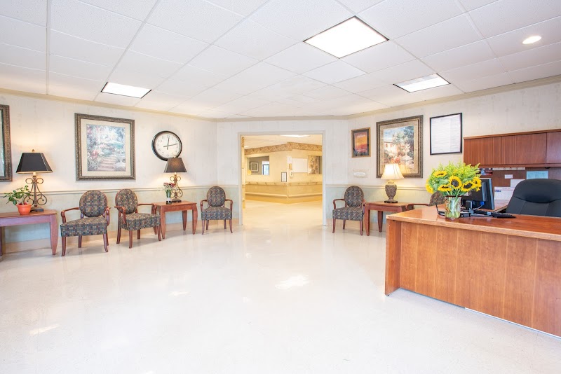 STATESMAN HEALTH & REHABILITATION CENTER nursing home in LEVITTOWN, PA - Photo 2 of 10