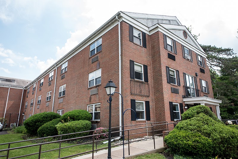 HARBORVIEW REHABILITATION CARE CENTER AT DOYLESTOW nursing home in DOYLESTOWN, PA - Photo 2 of 5