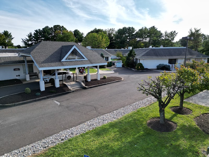 CHANDLER HALL HEALTH SERVICES nursing home in NEWTOWN, PA - Photo 4 of 10