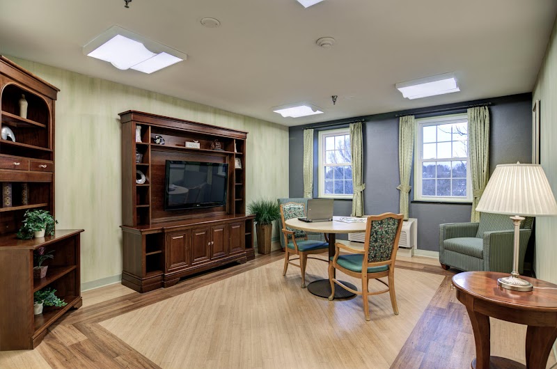 YORK SOUTH SKILLED NURSING AND REHABILITATION CTR nursing home in YORK, PA - Photo 3 of 5