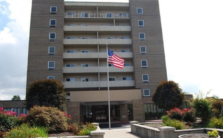 OAK HILL CENTER FOR REHABILITATION AND NURSING nursing home in MIDDLETOWN, PA - Photo 4 of 5