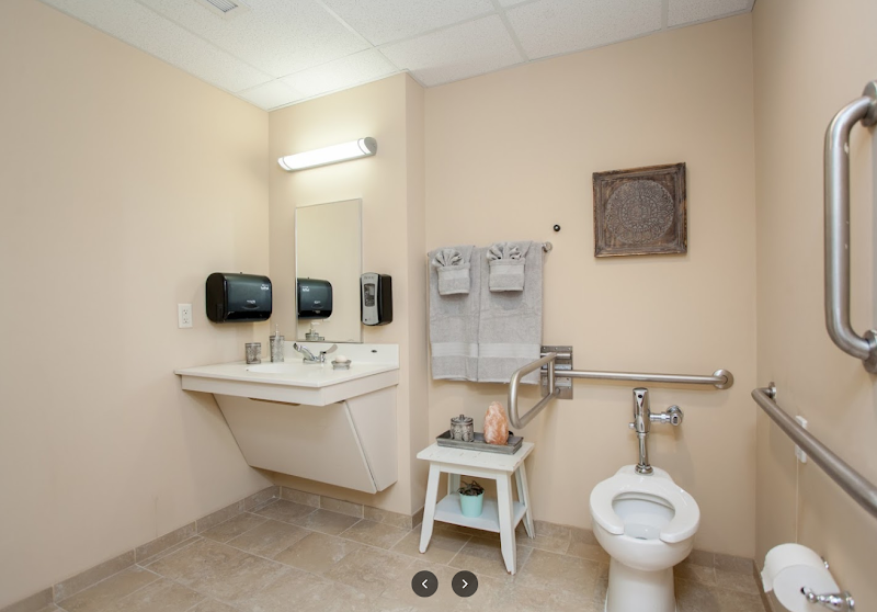 PINE RUN HEALTH CENTER nursing home in DOYLESTOWN, PA - Photo 5 of 10