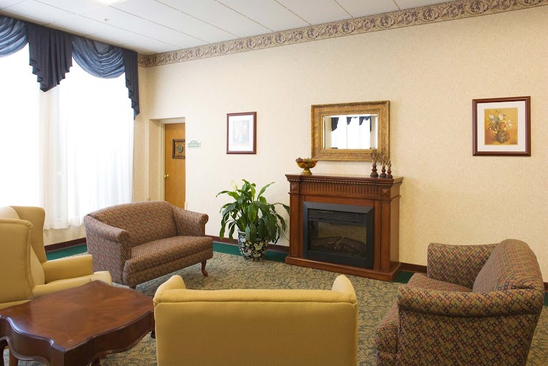 QUAKERTOWN CENTER nursing home in QUAKERTOWN, PA - Photo 5 of 8