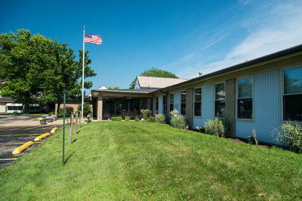 LECOM AT ELMWOOD GARDENS, LLC nursing home in ERIE, PA - Photo 2 of 10