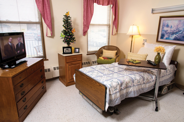 LECOM AT ELMWOOD GARDENS, LLC nursing home in ERIE, PA - Photo 3 of 10