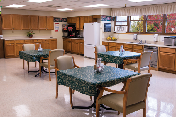 LECOM AT ELMWOOD GARDENS, LLC nursing home in ERIE, PA - Photo 5 of 10