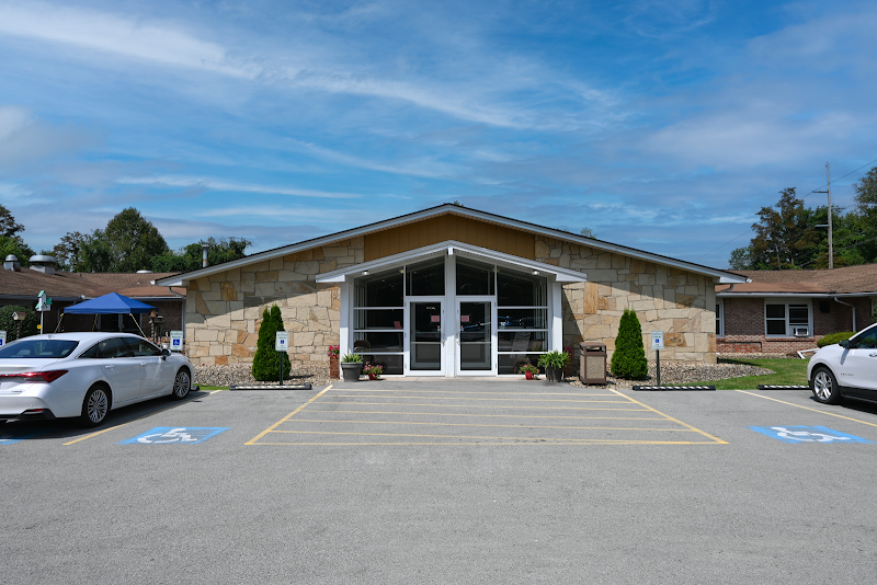 TWIN LAKES REHABILITATION AND HEALTHCARE CENTER nursing home in GREENSBURG, PA - Photo 4 of 5