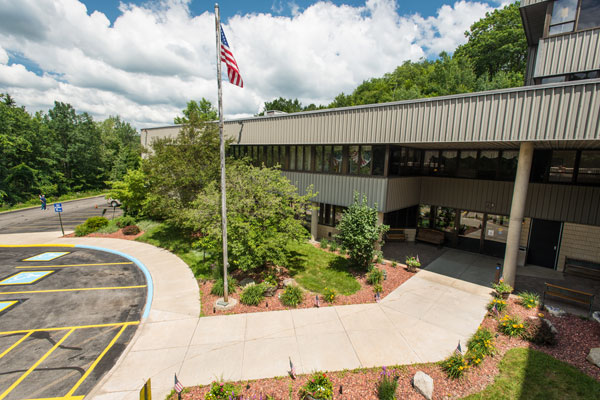 OAKWOOD HEIGHTS VILLAGE nursing home in OIL CITY, PA - Photo 3 of 5