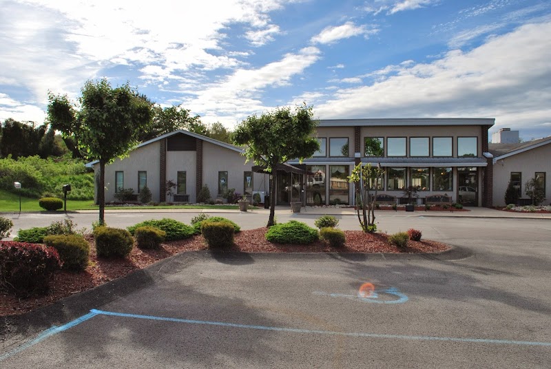 TRANSITIONS HEALTHCARE NORTH HUNTINGDON nursing home in NORTH HUNTINGDON, PA - Photo 3 of 5