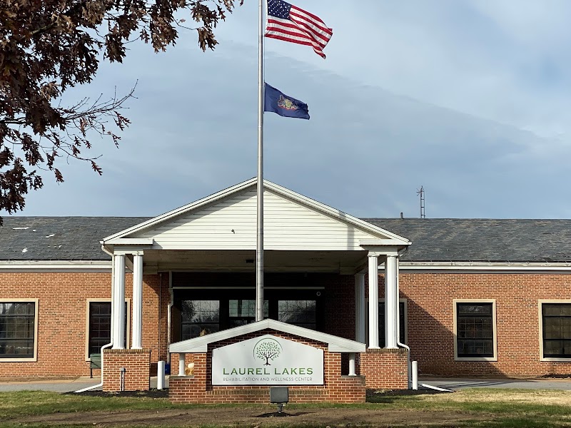 LAUREL LAKES REHABILITATION AND WELLNESS CENTER nursing home in CHAMBERSBURG, PA - Photo 2 of 5