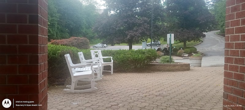 WOODHAVEN HEALTH & REHAB CENTER nursing home in MONROEVILLE, PA - Photo 4 of 5