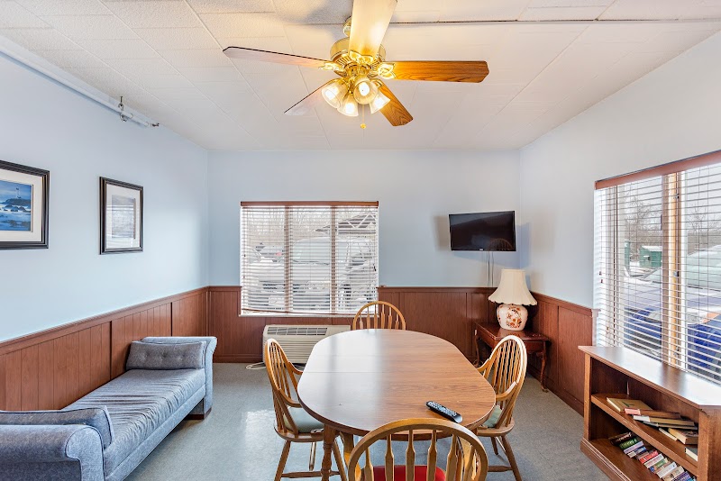 KADIMA REHABILITATION & NURSING AT WASHINGTON nursing home in WASHINGTON, PA - Photo 2 of 5