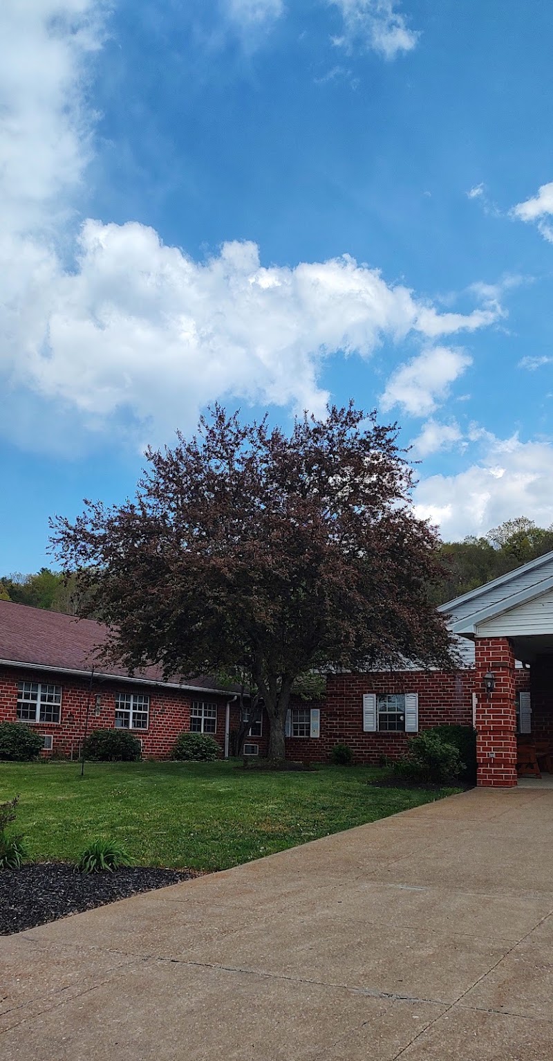 EMBASSY OF WOODLAND PARK nursing home in ORBISONIA, PA - Photo 4 of 5