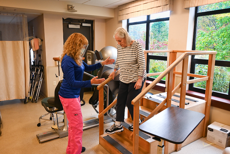 ABINGTON MANOR nursing home in Clarks Summit, PA - Photo 3 of 5