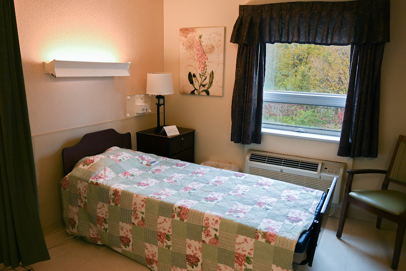 ABINGTON MANOR nursing home in Clarks Summit, PA - Photo 5 of 5