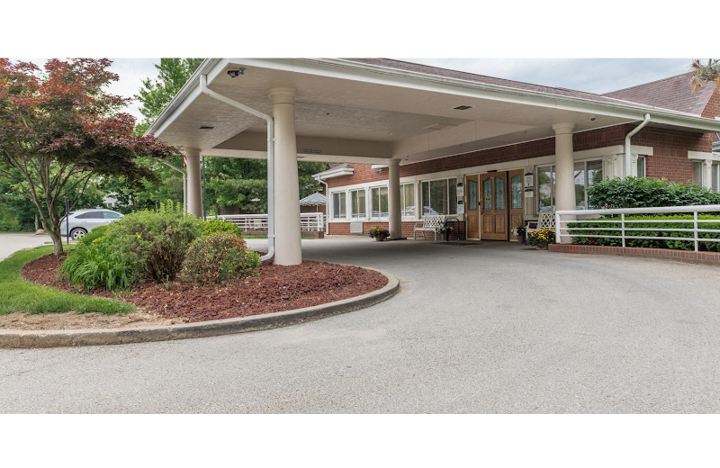PETERS TOWNSHIP POST ACUTE nursing home in MCMURRAY, PA - Photo 2 of 10