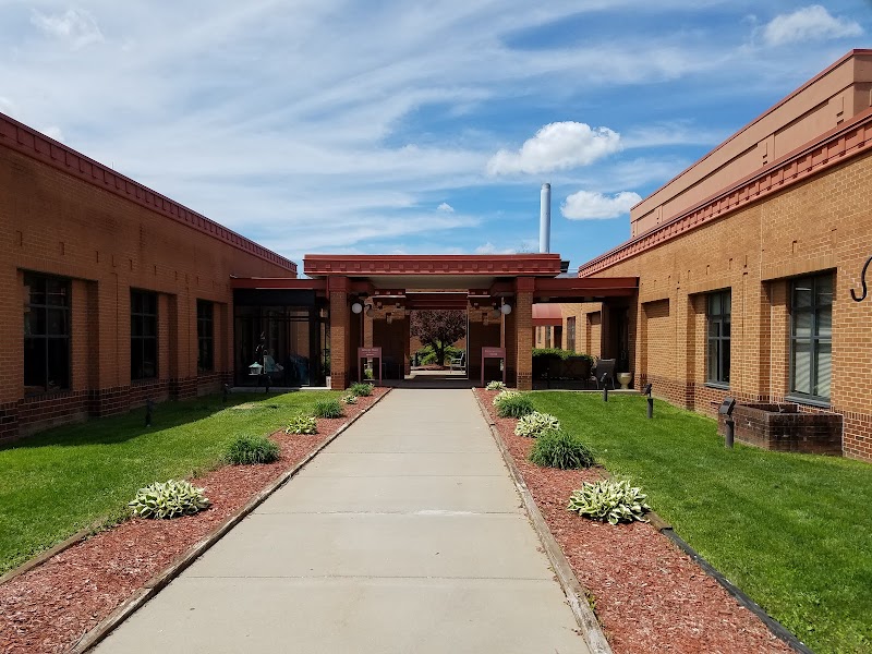 LAFAYETTE MANOR, INC nursing home in UNIONTOWN, PA - Photo 2 of 5