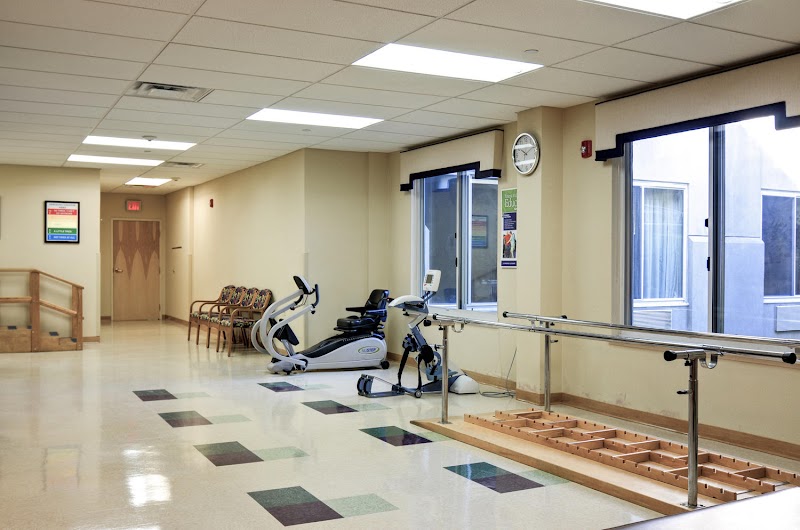 HUNTINGDON SKILLED NURSING AND REHABILITATION CENT nursing home in HUNTINGDON VALLEY, PA - Photo 2 of 5