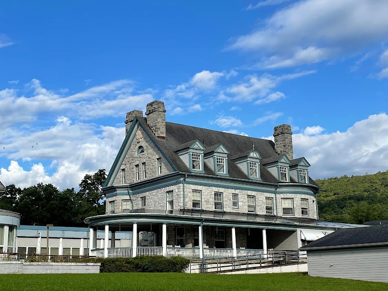 TRANSITIONS HEALTHCARE ALLENS COVE nursing home in DUNCANNON, PA - Photo 3 of 5