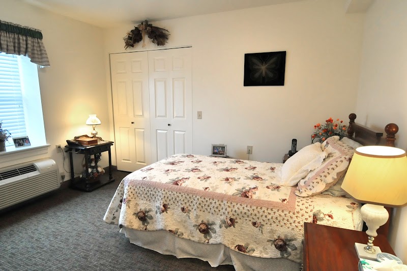CHAPEL POINTE AT CARLISLE nursing home in CARLISLE, PA - Photo 5 of 10
