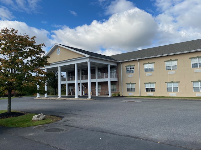 COMPLETE CARE AT LEHIGH LLC nursing home in MACUNGIE, PA - Photo 2 of 10
