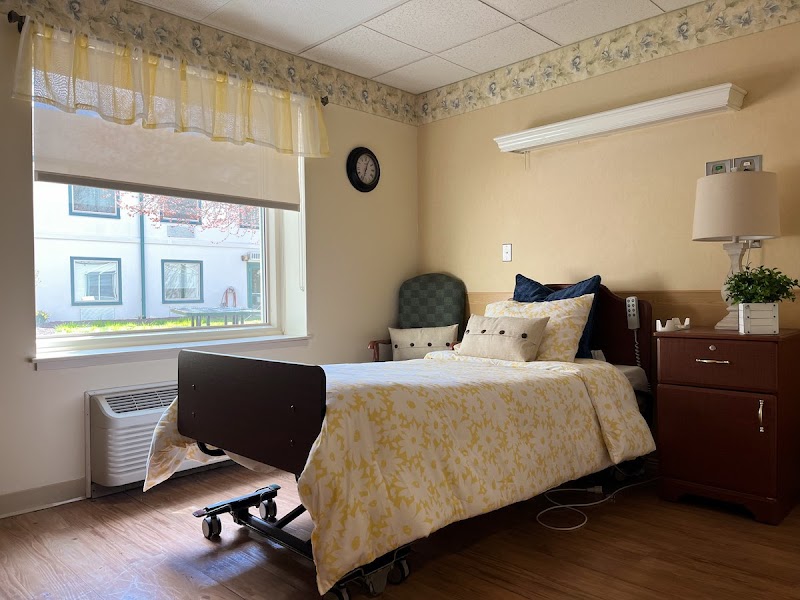 NAAMANS CREEK COUNTRY MANOR nursing home in BOOTHWYN, PA - Photo 3 of 5