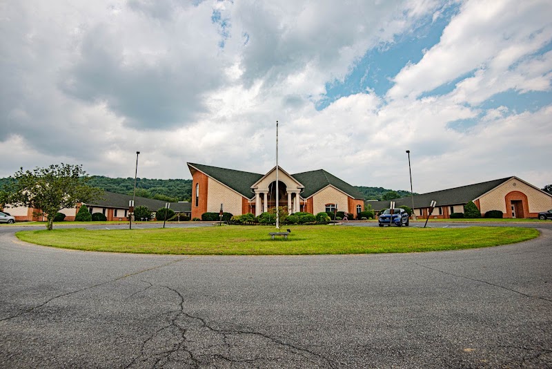 SETON MANOR NURSING AND REHABILITATION CENTER nursing home in ORWIGSBURG, PA - Photo 3 of 5