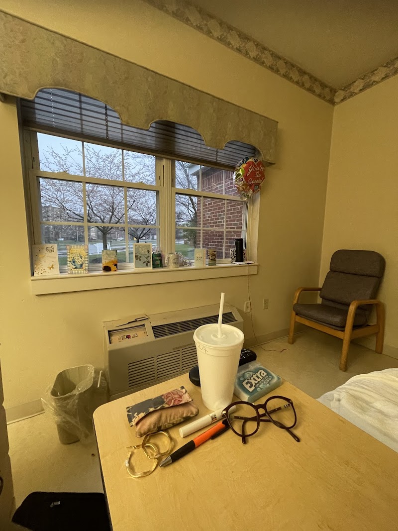 THE PINES AT PHILADELPHIA REHAB AND HEALTHCARE CTR nursing home in PHILADELPHIA, PA - Photo 4 of 10