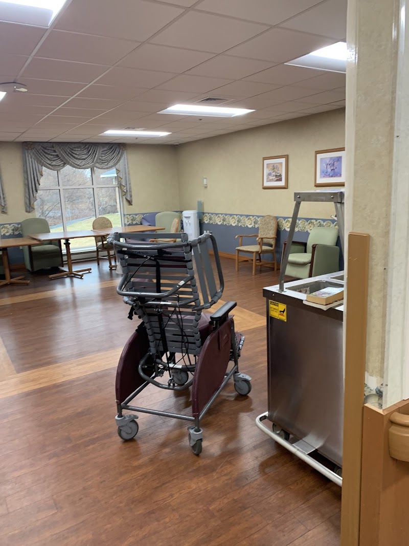 Kent Regency Center nursing home in Warwick, RI - Photo 4 of 10