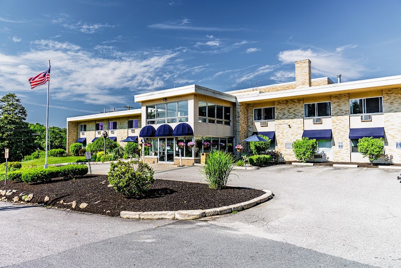 Briarcliffe Manor nursing home in Johnston, RI - Photo 4 of 10