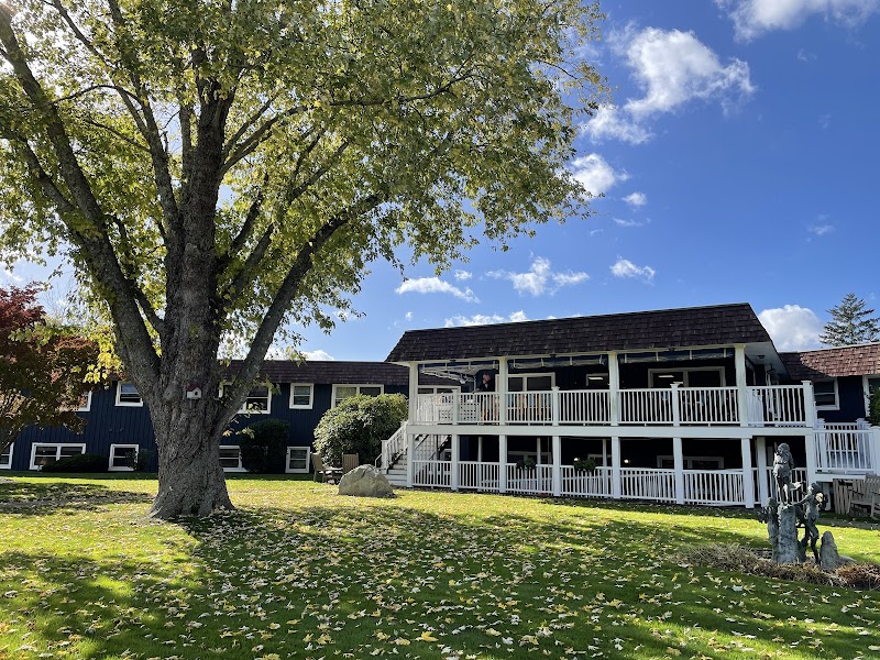 Silver Creek Rehab and Healthcare Center nursing home in Bristol, RI - Photo 2 of 5