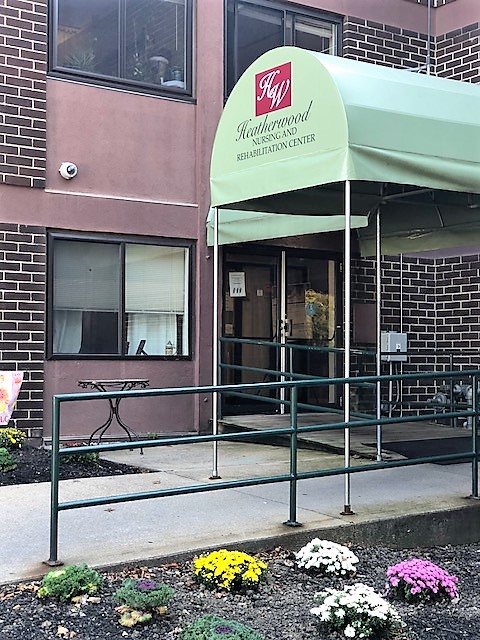 Heatherwood Rehabilitation and Health Care Center nursing home in Newport, RI - Photo 3 of 5