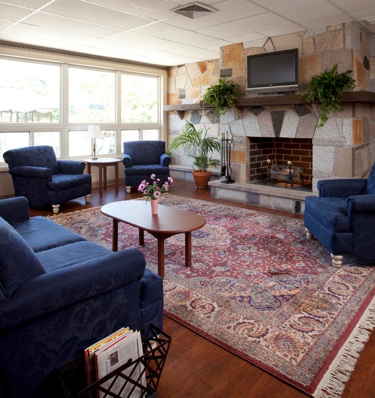 Grand Islander Center nursing home in Middletown, RI - Photo 5 of 5