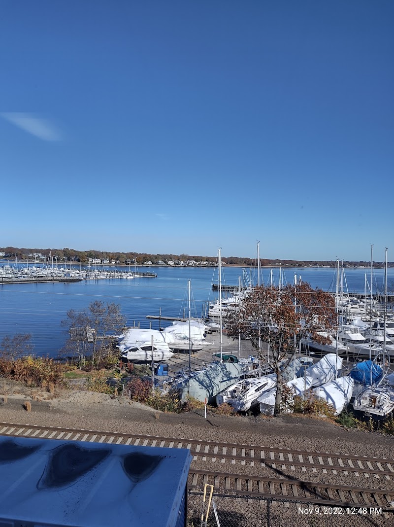 Brentwood Health Center nursing home in Warwick, RI - Photo 2 of 5