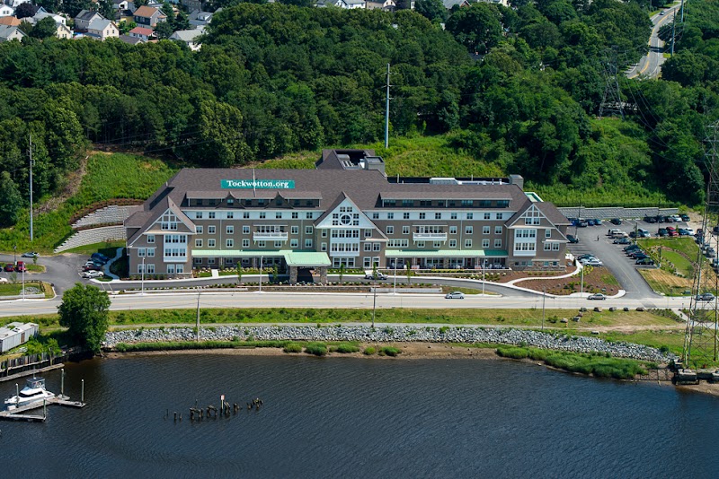 Tockwotton on the Waterfront nursing home in East Providence, RI - Photo 2 of 10