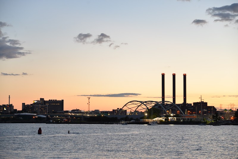 Tockwotton on the Waterfront nursing home in East Providence, RI - Photo 4 of 10