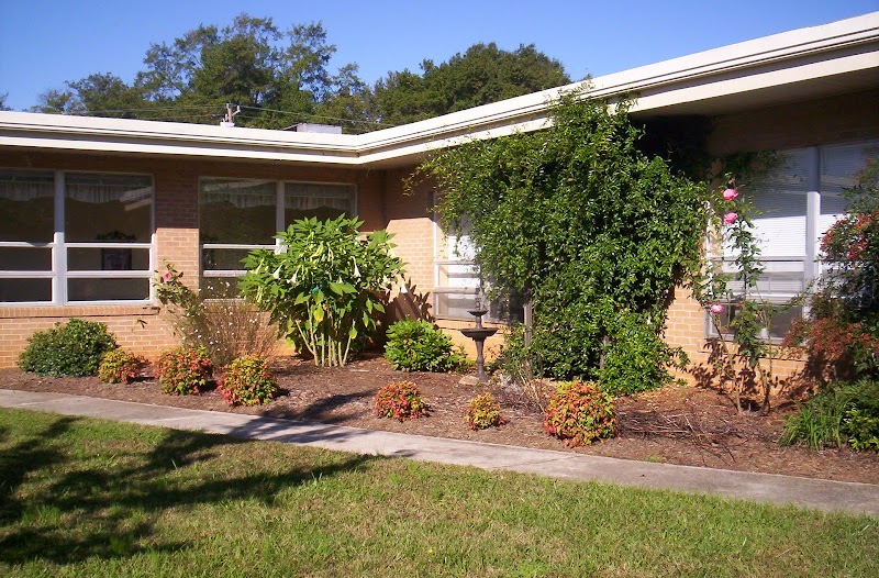 Magnolia Manor - Inman nursing home in Inman, SC - Photo 2 of 5