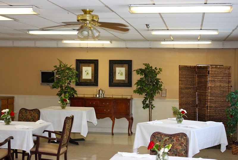 Magnolia Manor - Greenville nursing home in Greenville, SC - Photo 2 of 5