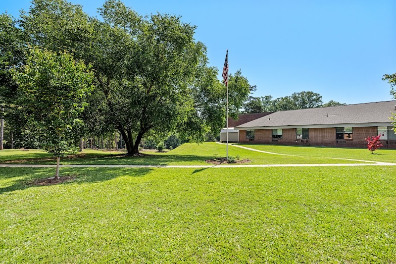 Seneca Health & Rehabilitation Center nursing home in Seneca, SC - Photo 4 of 5
