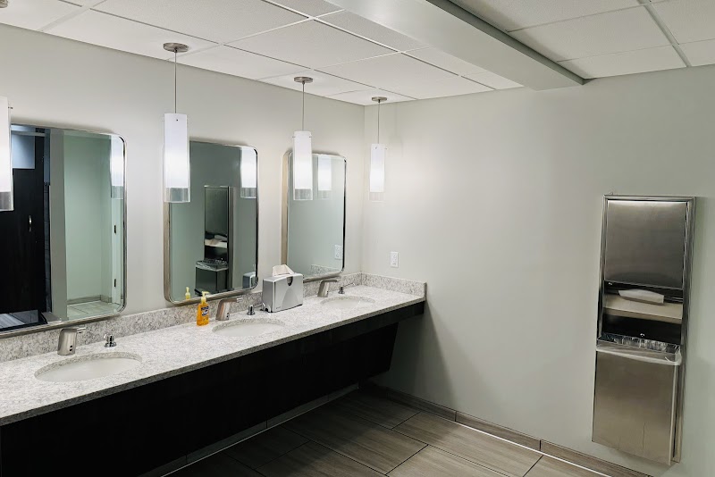 Rolling Green Village nursing home in Greenville, SC - Photo 4 of 10