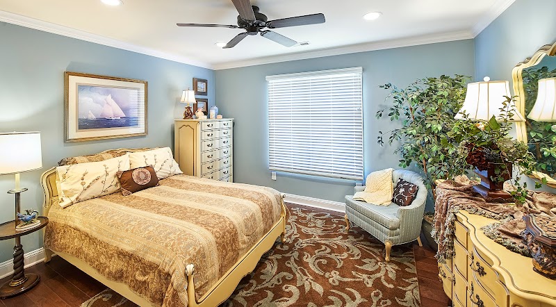 Rolling Green Village nursing home in Greenville, SC - Photo 5 of 10