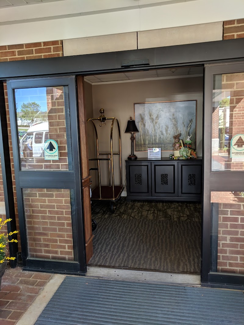 NHC Healthcare - Greenville nursing home in Greer, SC - Photo 3 of 10