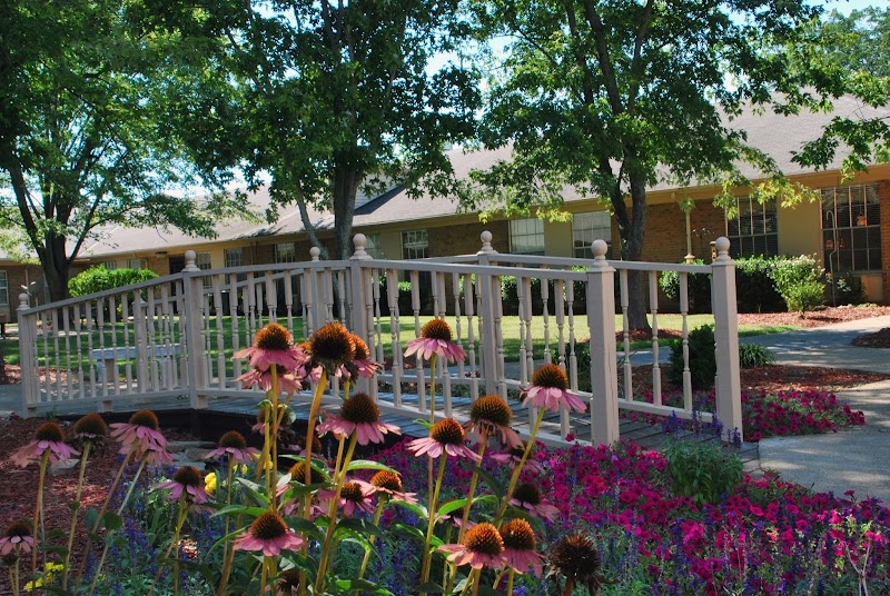 NHC HEALTHCARE, JOHNSON CITY nursing home in JOHNSON CITY, TN - Photo 2 of 3