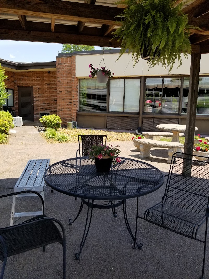 NHC HEALTHCARE, MILAN nursing home in MILAN, TN - Photo 2 of 7