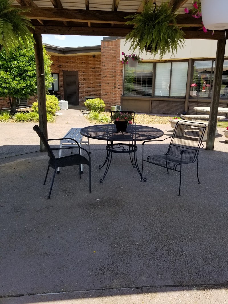 NHC HEALTHCARE, MILAN nursing home in MILAN, TN - Photo 5 of 7